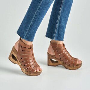 Dansko Adie Women's Casual Sandals **New in Box